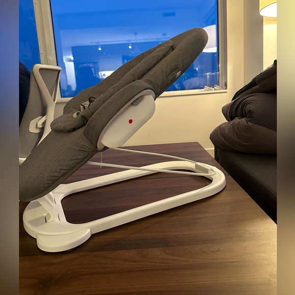 STOKKE Steps™ Bouncer (White Frame) - Picture 4 of 10